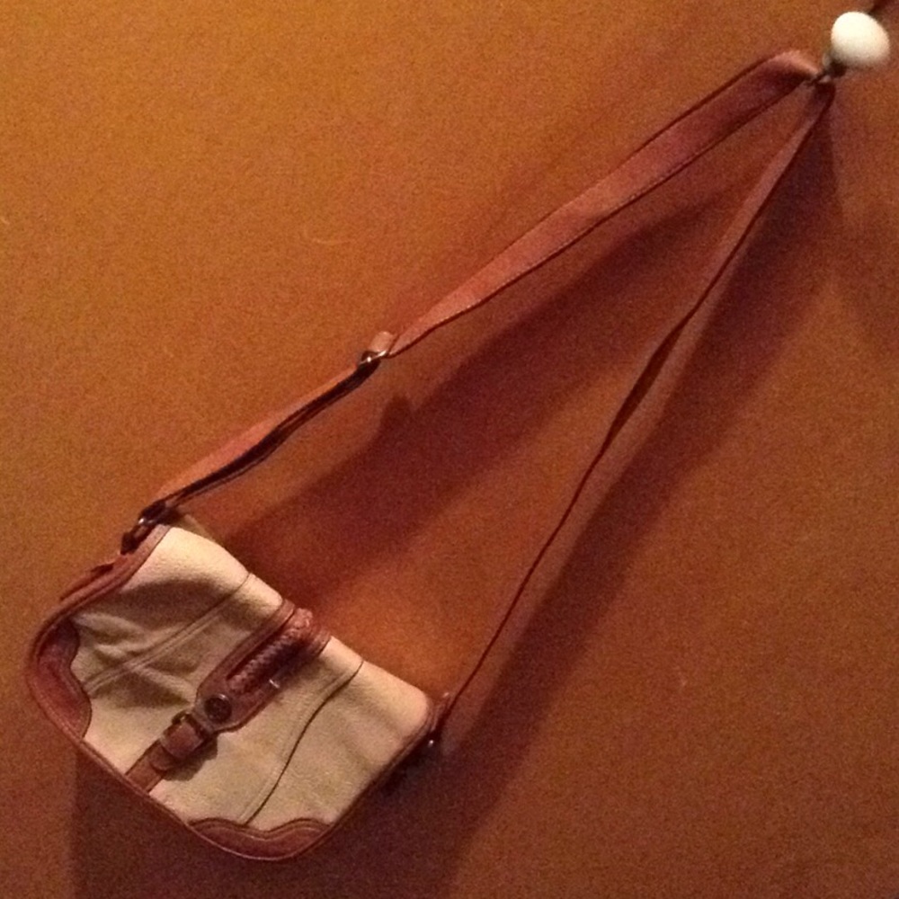 Vegan Kidskin Tan Crossbody bølo Purse